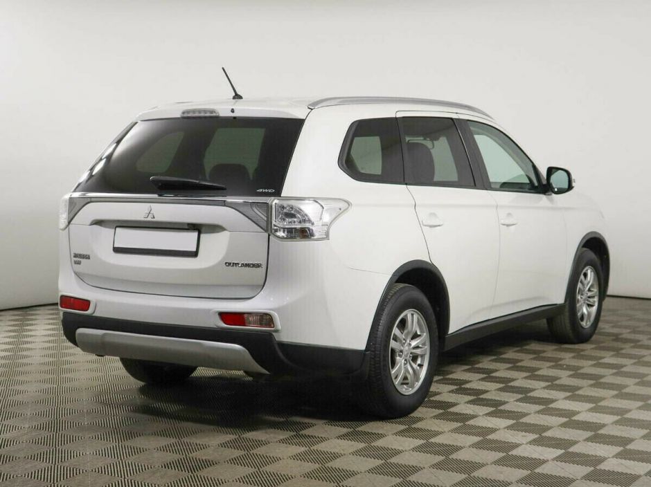 Mitsubishi Outlander, 2.4 л, Вариатор, 2014 фото 6