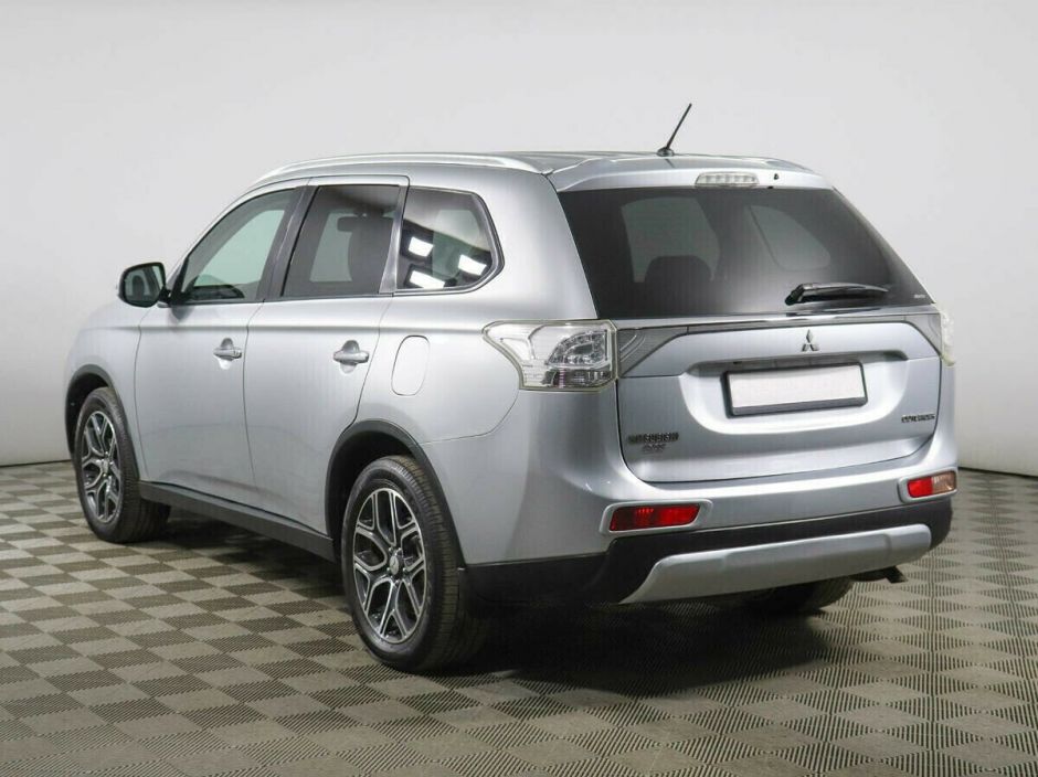 Mitsubishi Outlander, 2.4 л, Вариатор, 2014 фото 5