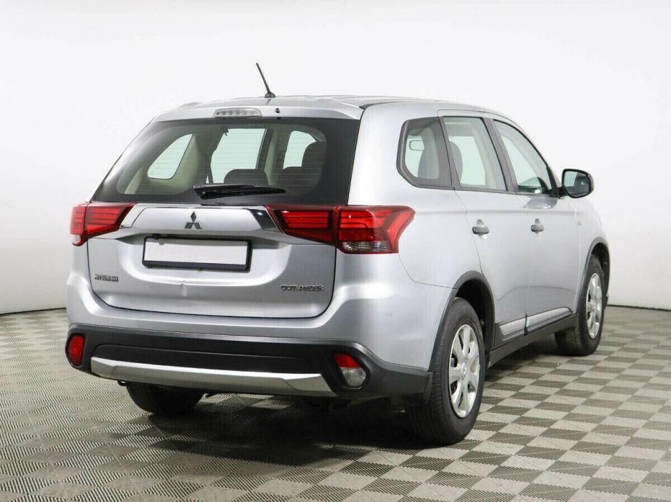 Mitsubishi Outlander, 2.0 л, Вариатор, 2015 фото 6