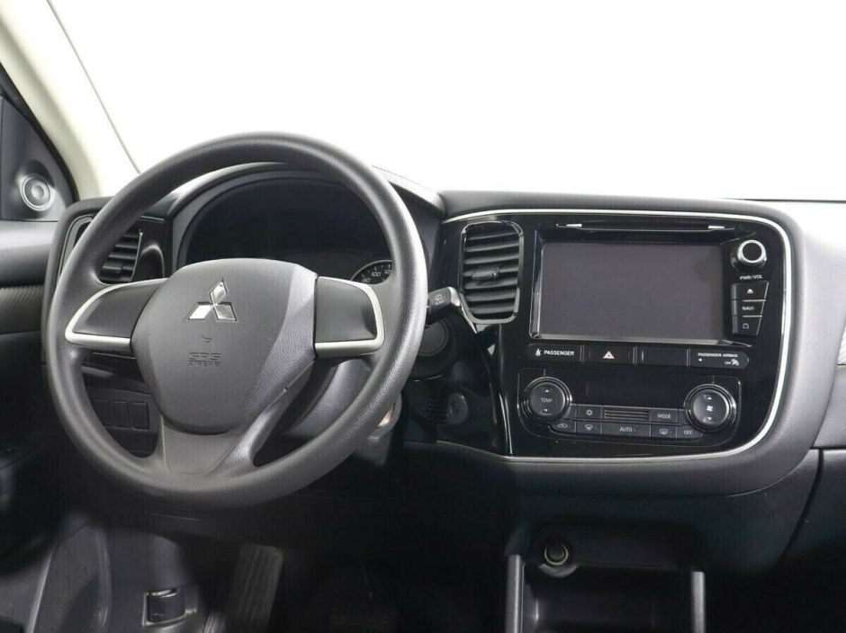 Mitsubishi Outlander, 2.0 л, Вариатор, 2015 фото 7