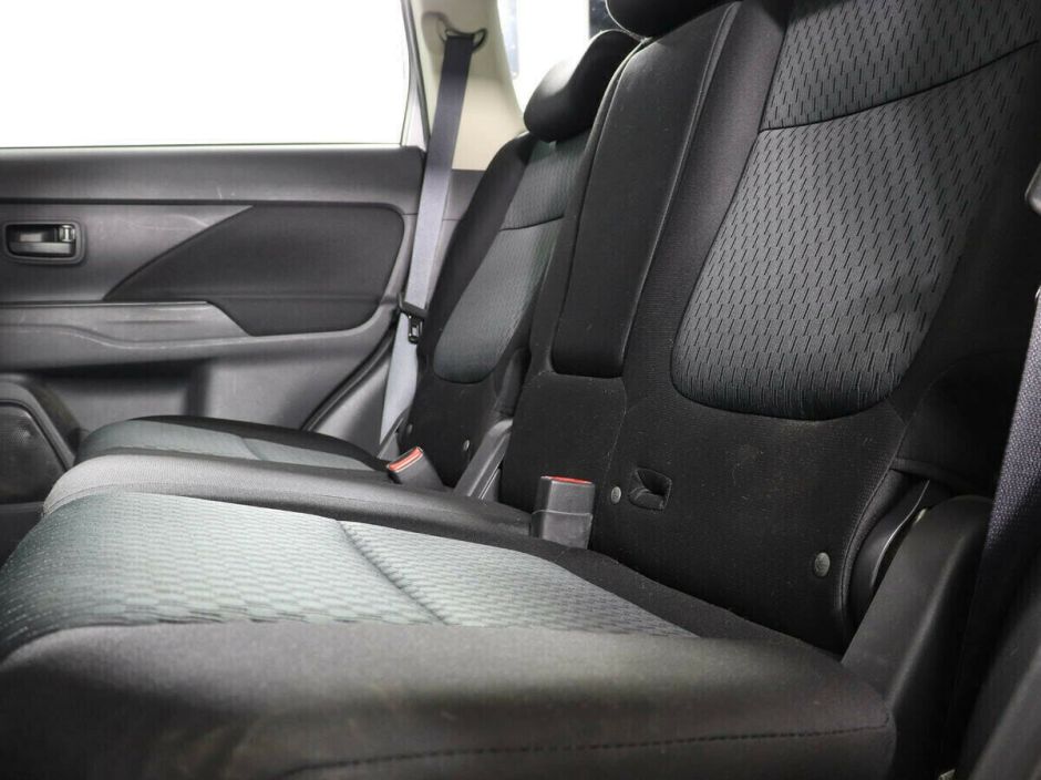 Mitsubishi Outlander, 2.0 л, Вариатор, 2015 фото 2