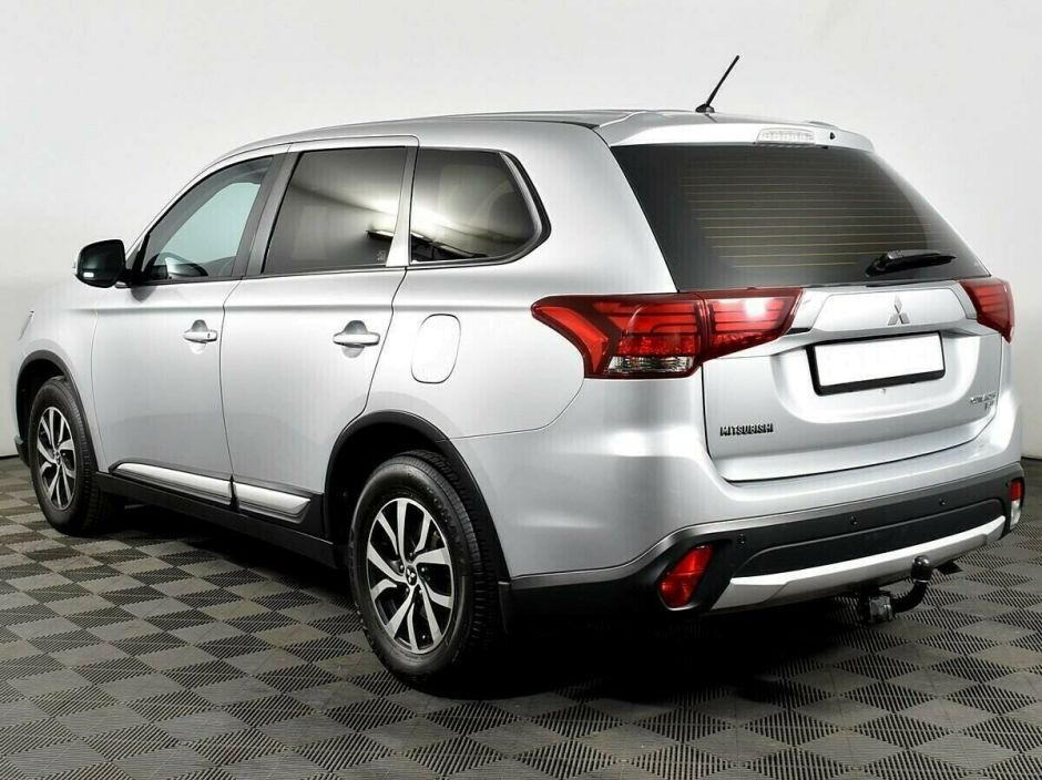 Mitsubishi Outlander, 2.0 л, Вариатор, 2015 фото 5