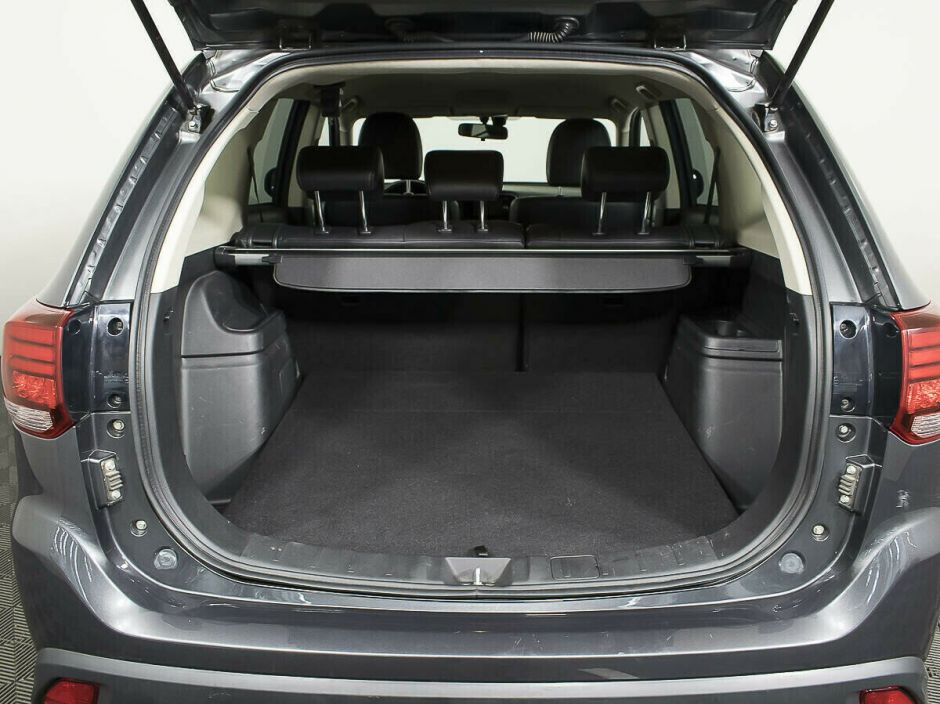 Mitsubishi Outlander, 2.0 л, Вариатор, 2016 фото 1