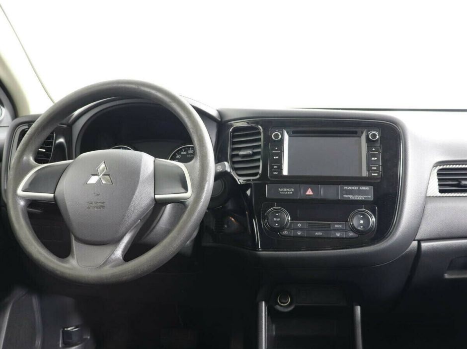 Mitsubishi Outlander, 2.4 л, Вариатор, 2017 фото 9