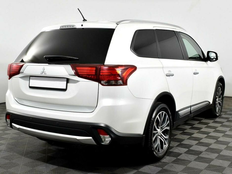 Mitsubishi Outlander, 2.4 л, Вариатор, 2018 фото 6