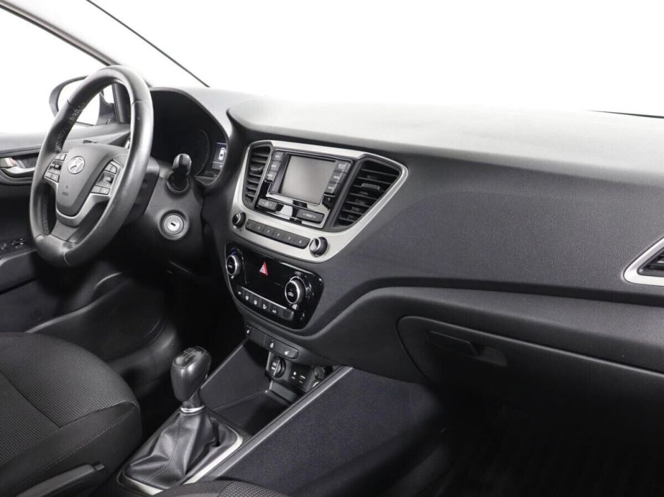 Hyundai Solaris, 1.6 л, МТ, 2018 фото 9