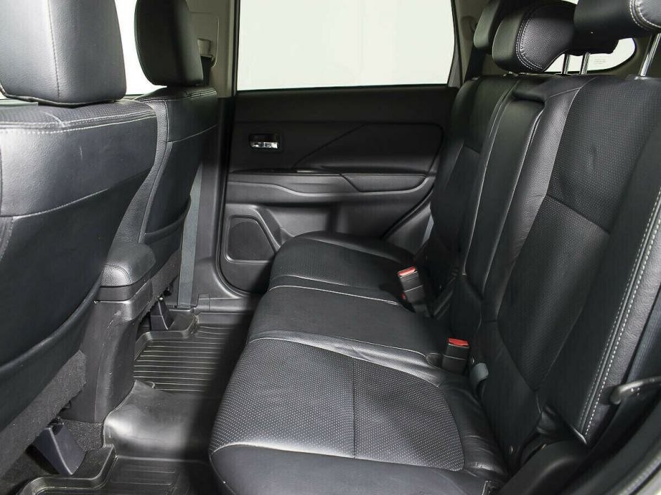 Mitsubishi Outlander, 2.4 л, Вариатор, 2018 фото 8