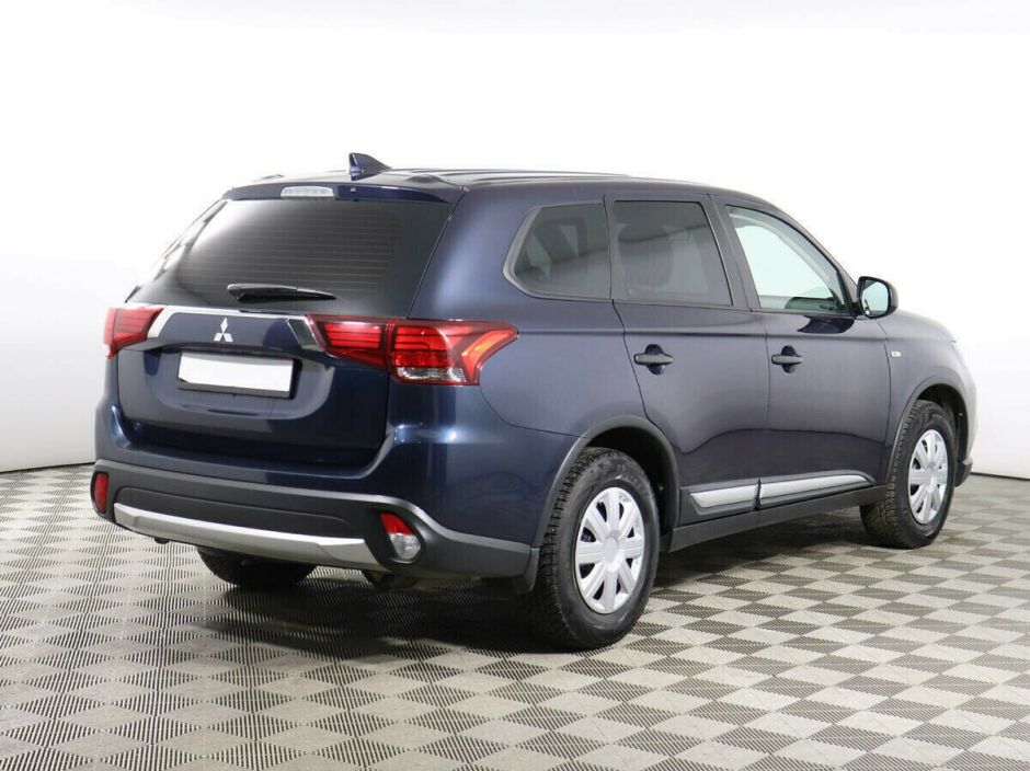 Mitsubishi Outlander, 2.0 л, Вариатор, 2017 фото 5