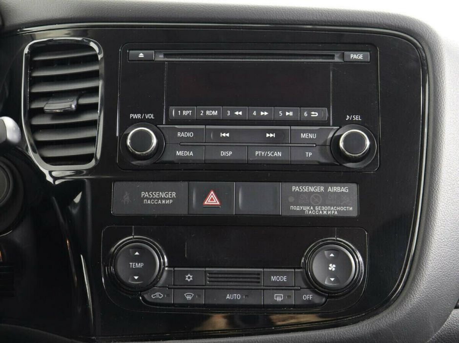 Mitsubishi Outlander, 2.0 л, Вариатор, 2017 фото 2