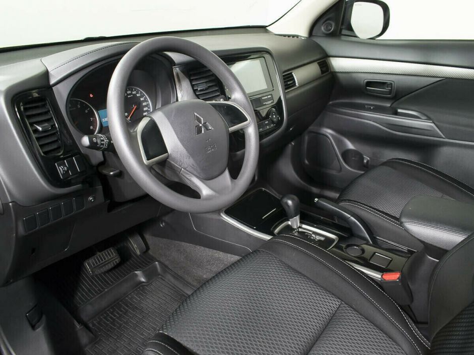 Mitsubishi Outlander, 2.0 л, Вариатор, 2016 фото 7