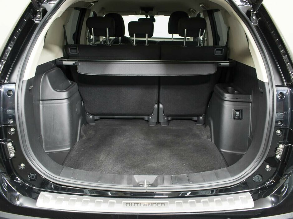 Mitsubishi Outlander, 2.0 л, Вариатор, 2016 фото 9