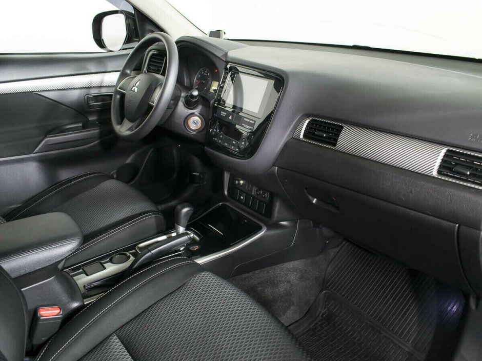 Mitsubishi Outlander, 2.0 л, Вариатор, 2016 фото 1