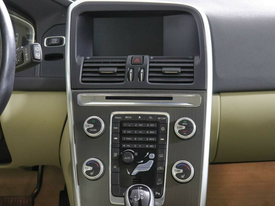 Volvo XC60, 2.4 л, АТ, 2017 фото 1