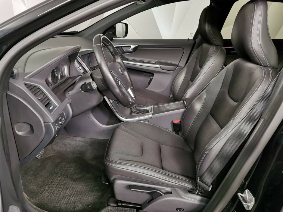 Volvo XC60, 2.0 л, АТ, 2016 фото 8