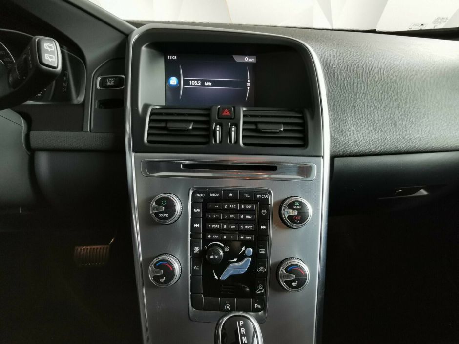 Volvo XC60, 2.0 л, АТ, 2016 фото 1