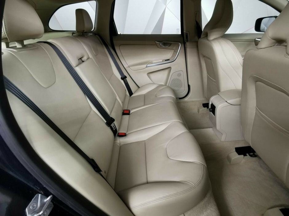 Volvo XC60, 2.4 л, АТ, 2017 фото 8