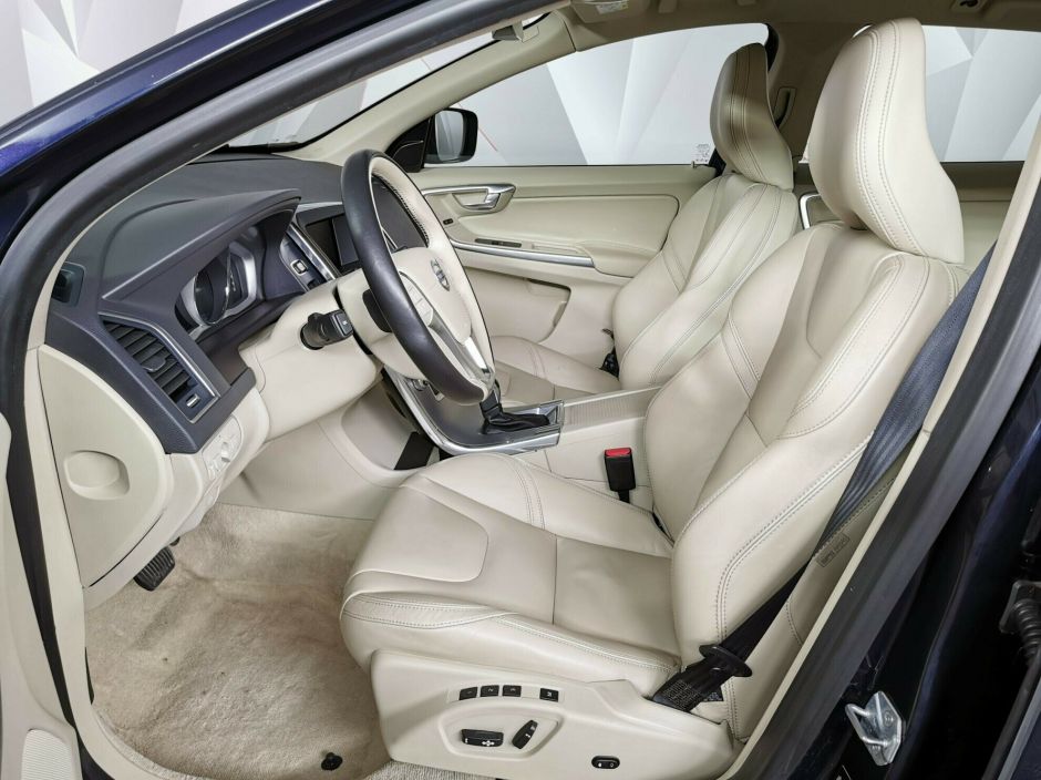 Volvo XC60, 2.4 л, АТ, 2017 фото 1