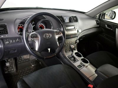 Toyota Highlander, 3.5 л, АКПП, 2012 фото 6