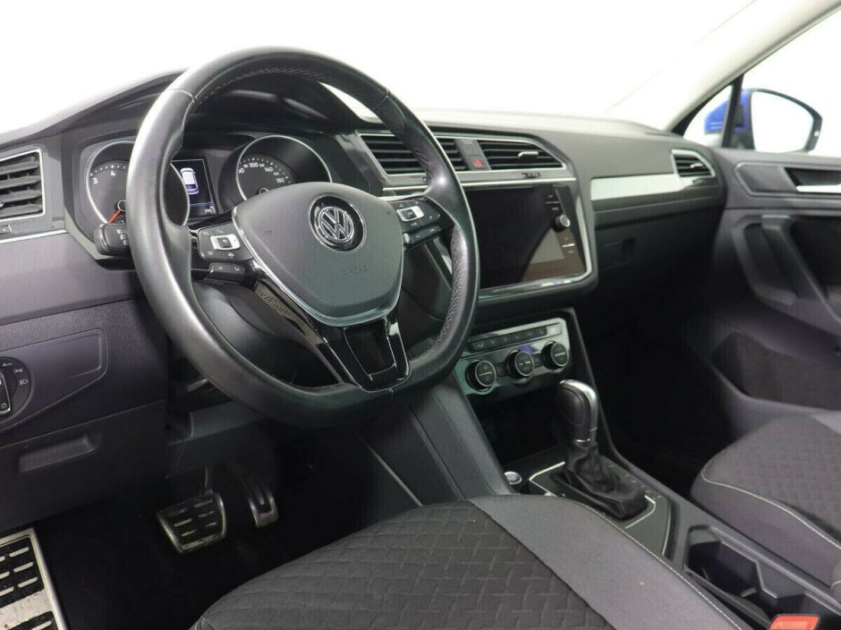 Volkswagen Tiguan, 2.0 л, Робот, 2018 фото 7