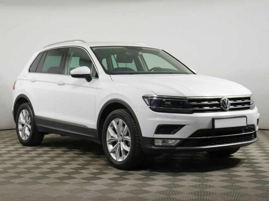 Volkswagen Tiguan, 2.0 л, Робот, 2018 фото 4
