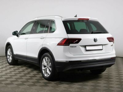 Volkswagen Tiguan, 2.0 л, РКПП, 2018 фото 5