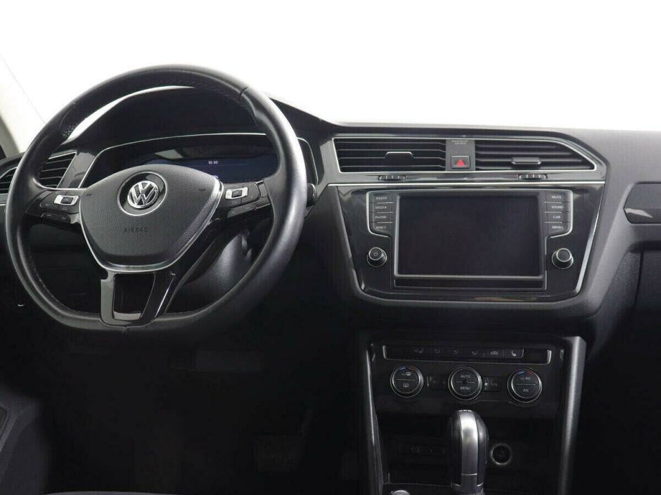 Volkswagen Tiguan, 2.0 л, Робот, 2018 фото 8