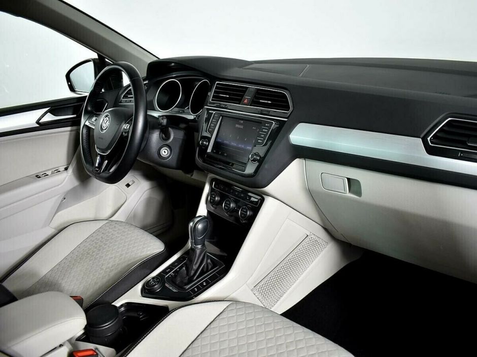 Volkswagen Tiguan, 1.4 л, Робот, 2017 фото 2