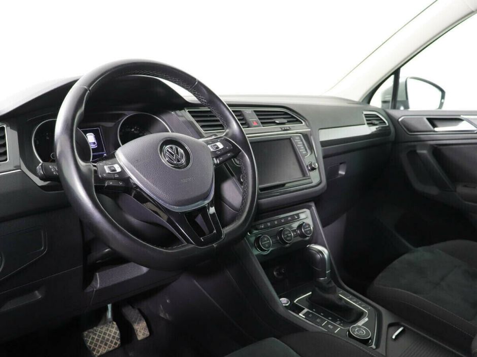 Volkswagen Tiguan, 1.5 л, Робот, 2018 фото 9