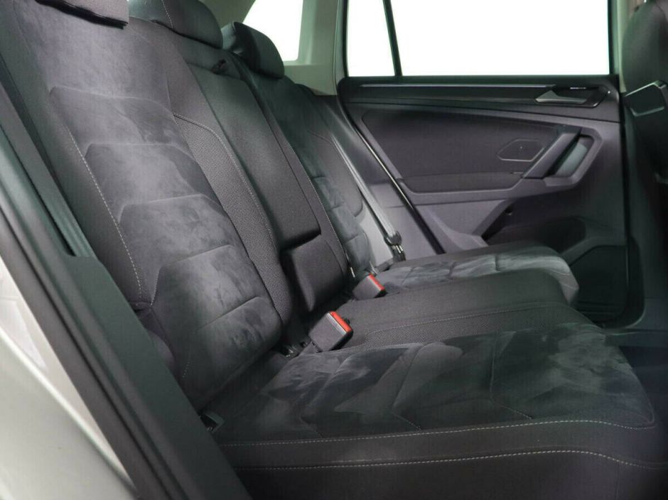 Volkswagen Tiguan, 1.5 л, Робот, 2018 фото 2