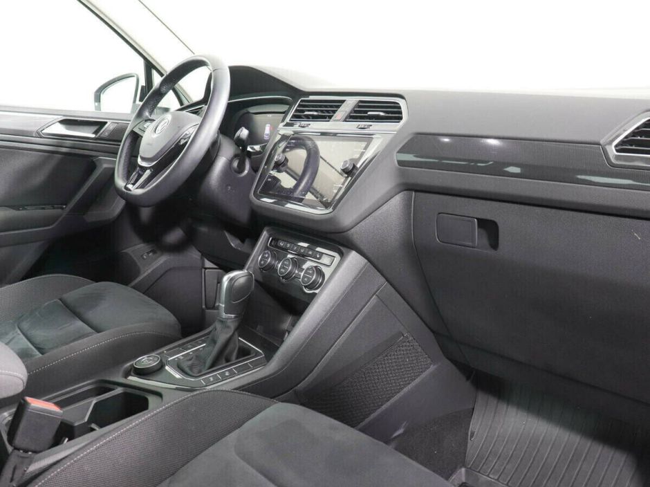 Volkswagen Tiguan, 1.5 л, Робот, 2018 фото 7