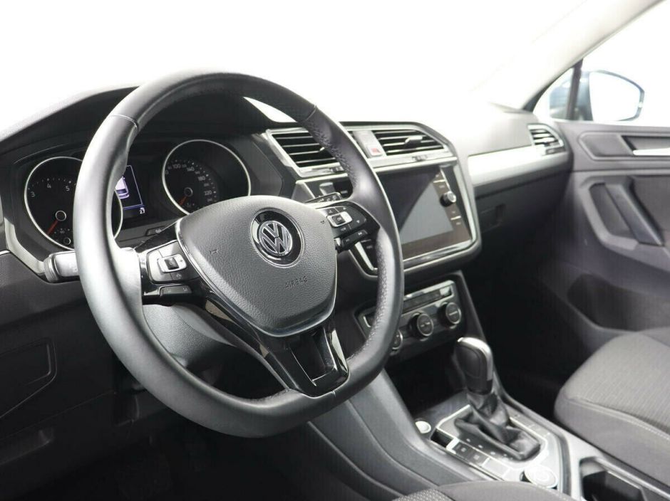 Volkswagen Tiguan, 1.5 л, Робот, 2019 фото 9