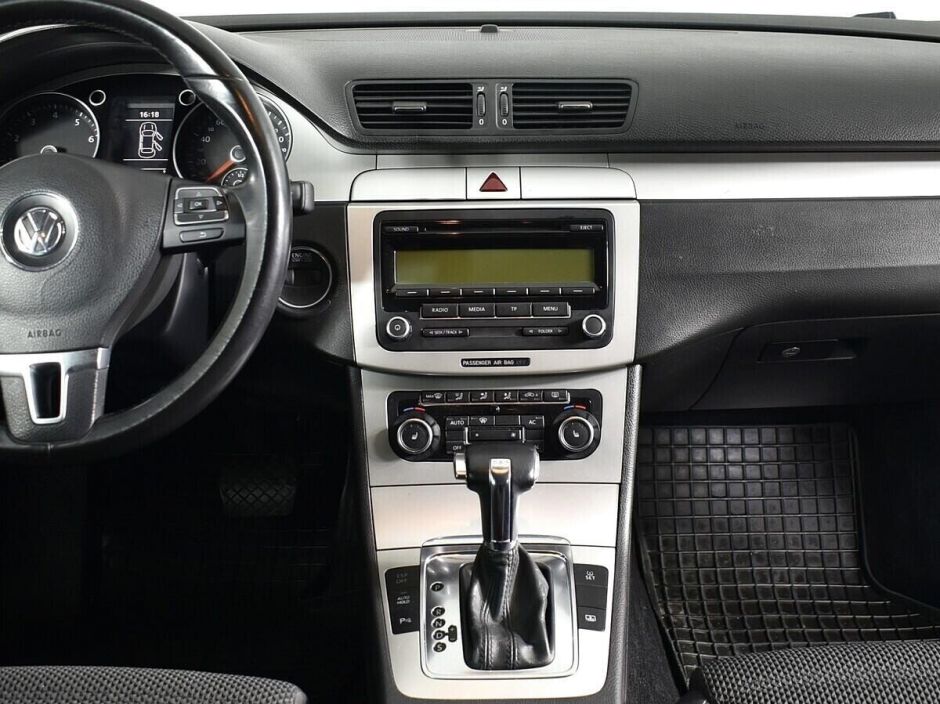 Volkswagen Passat CC, 1.8 л, Робот, 2010 фото 9