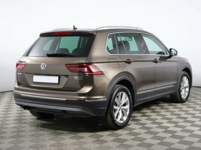 Volkswagen Tiguan, 2.0 л, РКПП, 2018 фото 6