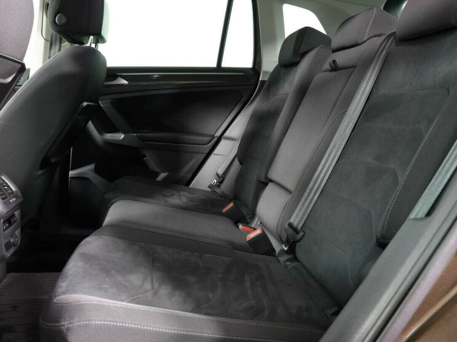 Volkswagen Tiguan, 2.0 л, Робот, 2018 фото 10