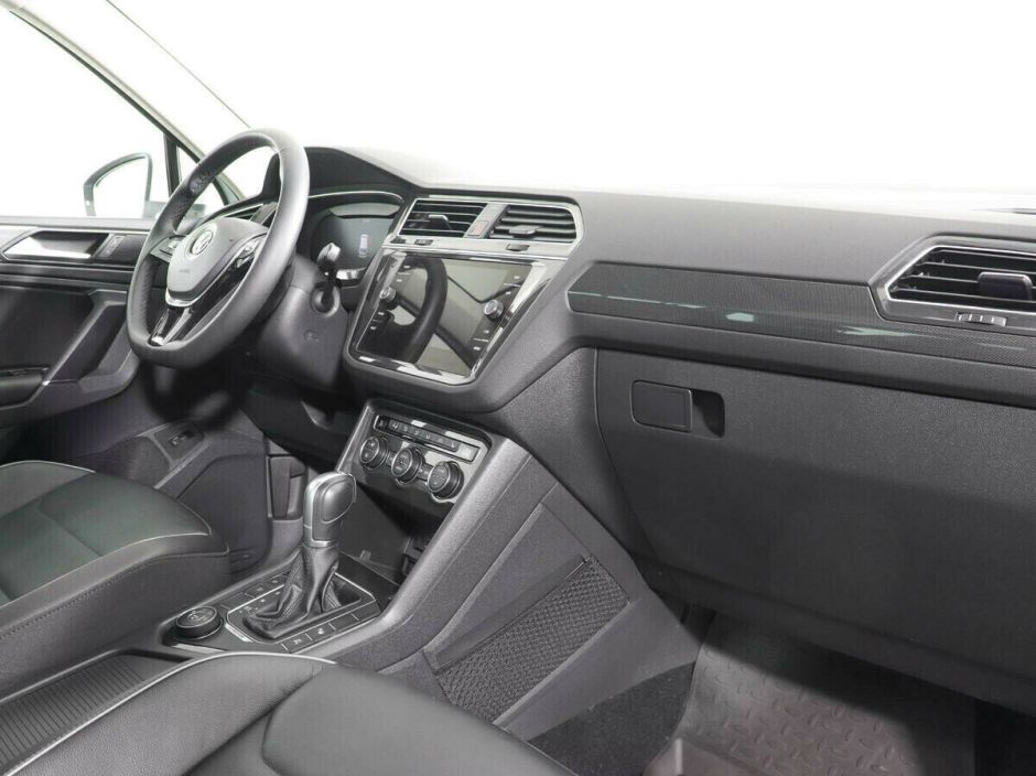 Volkswagen Tiguan, 2.0 л, Робот, 2017 фото 8