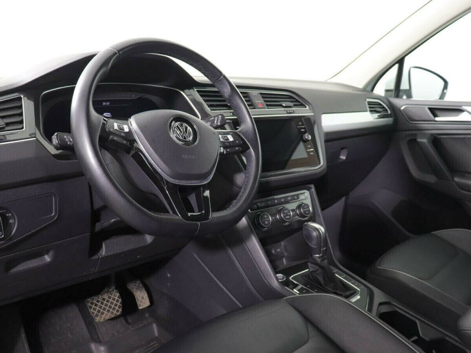 Volkswagen Tiguan, 2.0 л, Робот, 2017 фото 9