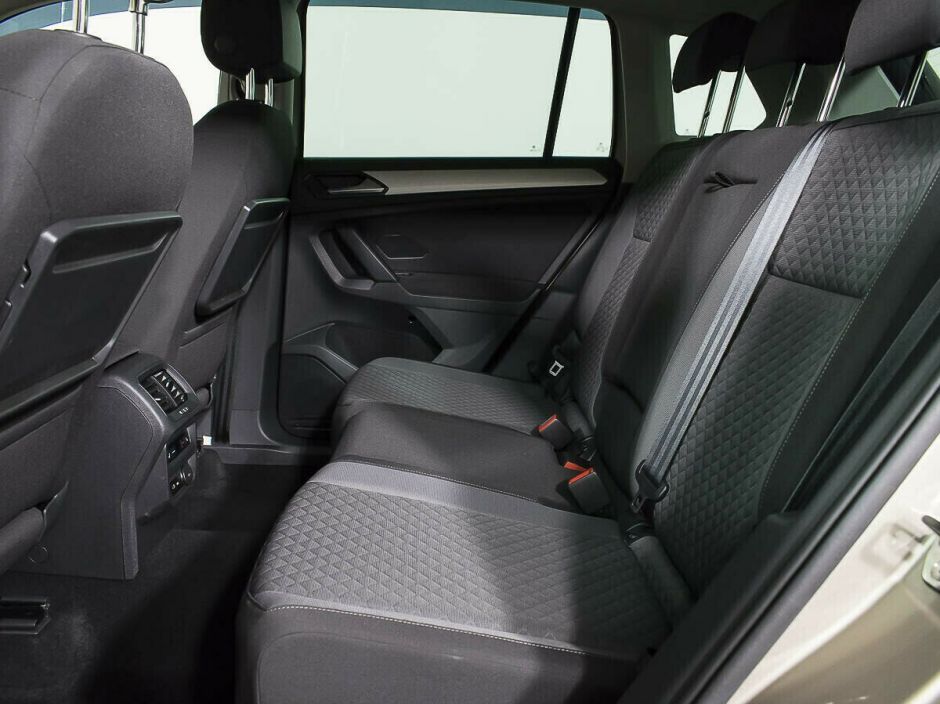 Volkswagen Tiguan, 2.0 л, Робот, 2017 фото 10