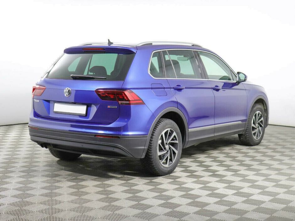 Volkswagen Tiguan, 2.0 л, Робот, 2018 фото 5