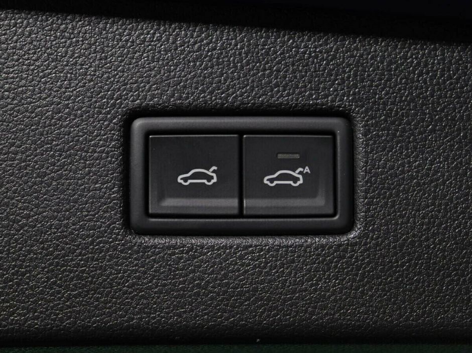 Volkswagen Tiguan, 2.0 л, Робот, 2018 фото 2