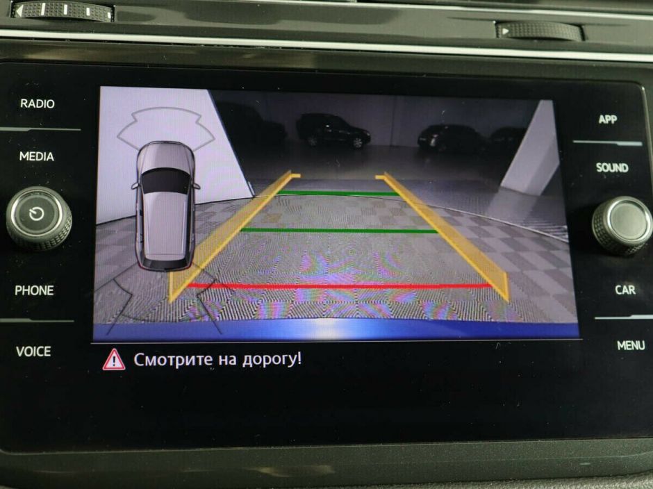 Volkswagen Tiguan, 2.0 л, Робот, 2018 фото 1