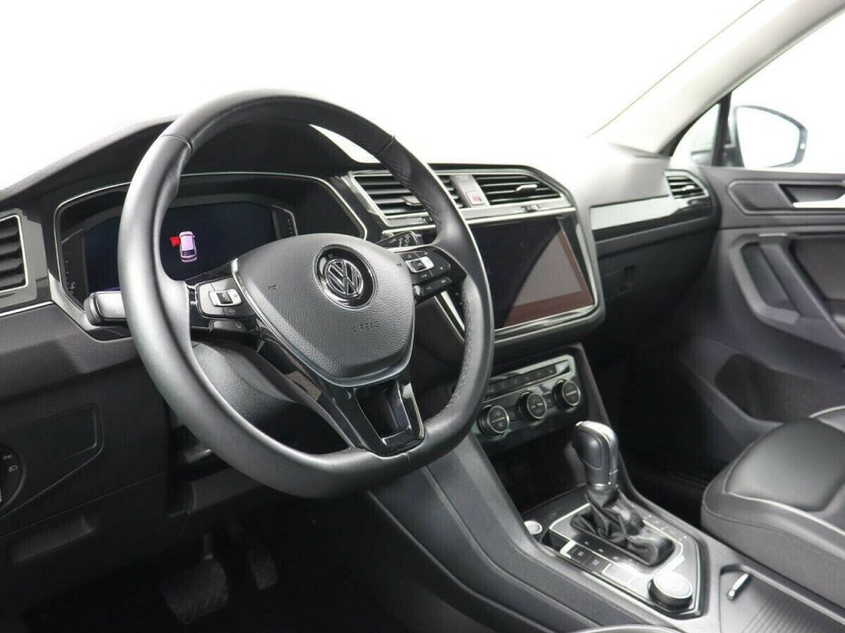 Volkswagen Tiguan, 2.0 л, Робот, 2018 фото 9