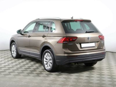 Volkswagen Tiguan, 2.0 л, РКПП, 2018 фото 6