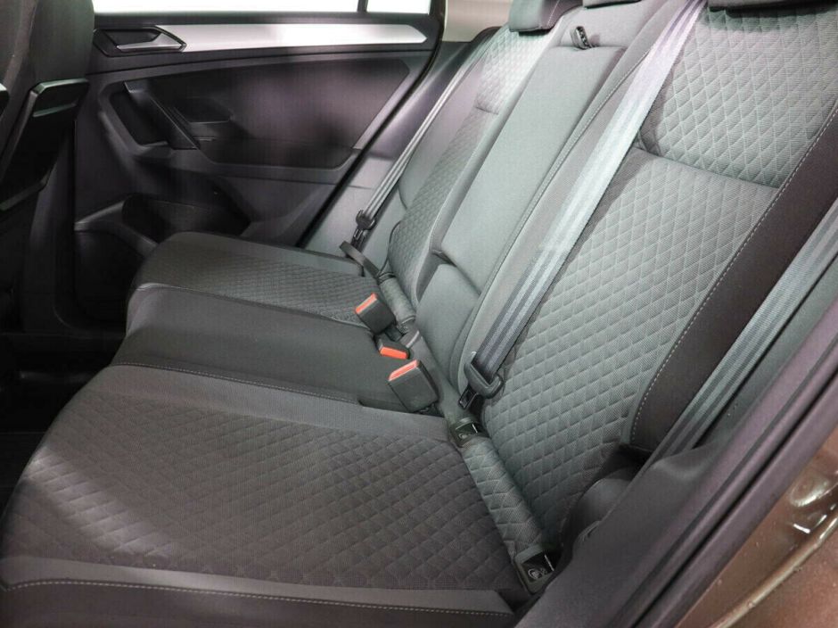 Volkswagen Tiguan, 2.0 л, Робот, 2018 фото 10