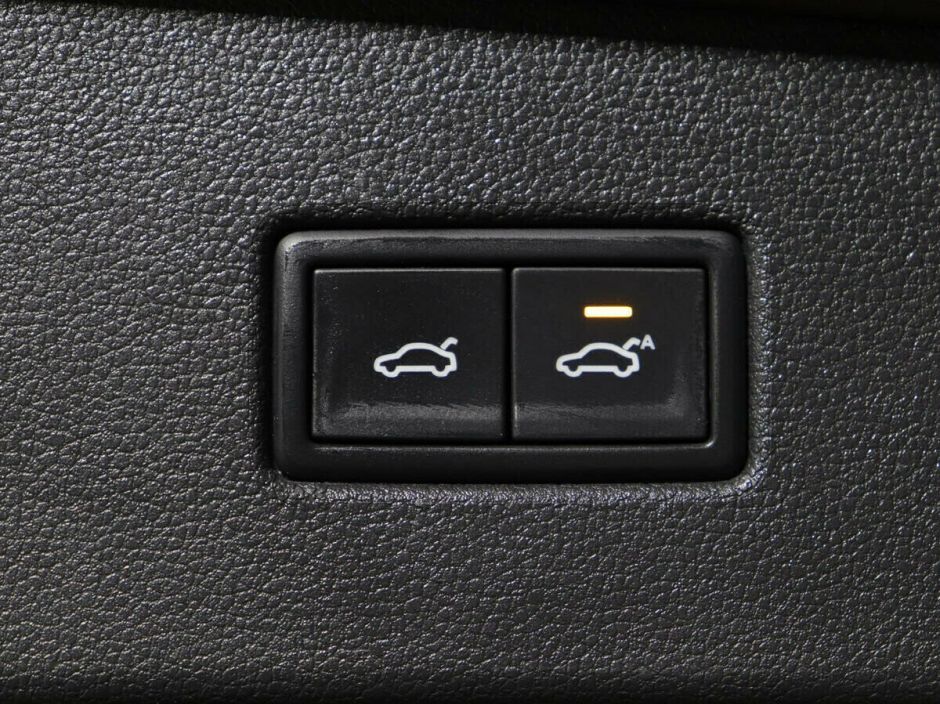 Volkswagen Tiguan, 2.0 л, Робот, 2018 фото 1