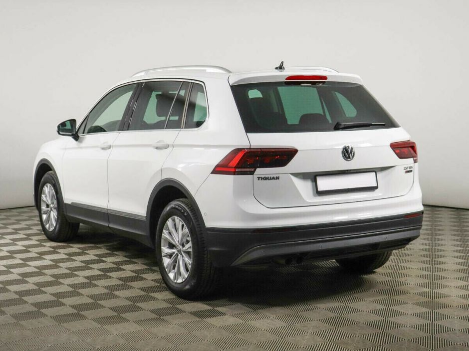 Volkswagen Tiguan, 2.0 л, Робот, 2018 фото 6