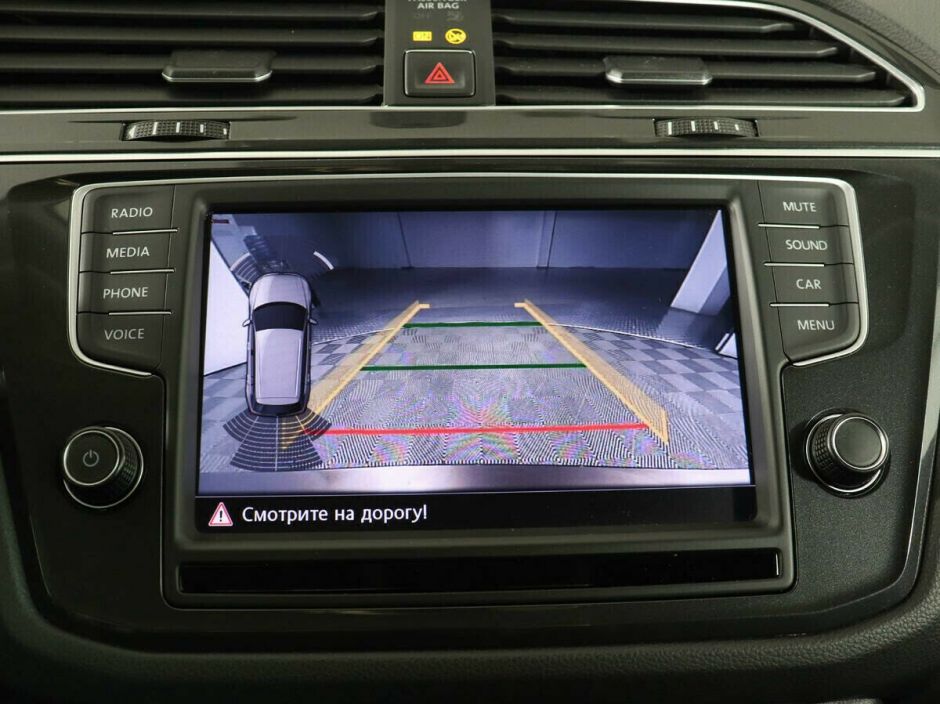 Volkswagen Tiguan, 2.0 л, Робот, 2017 фото 2