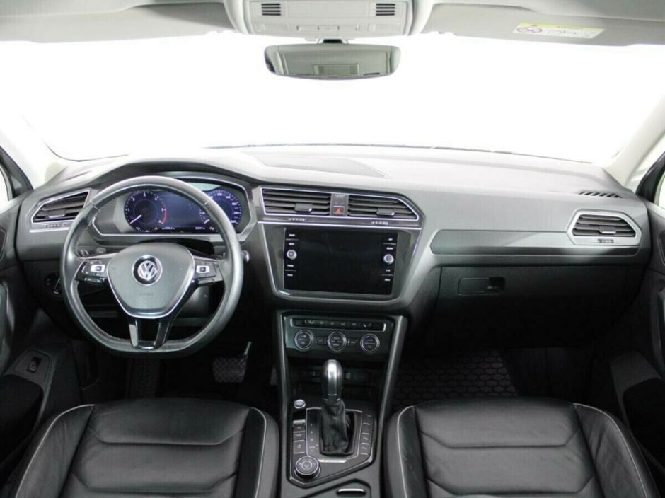 Volkswagen Tiguan, 2.0 л, Робот, 2017 фото 2