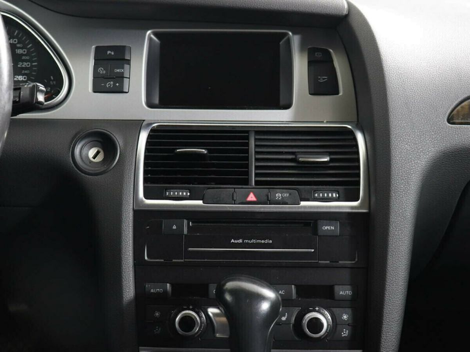 Audi Q7, 3.0 л, АТ, 2010 фото 2
