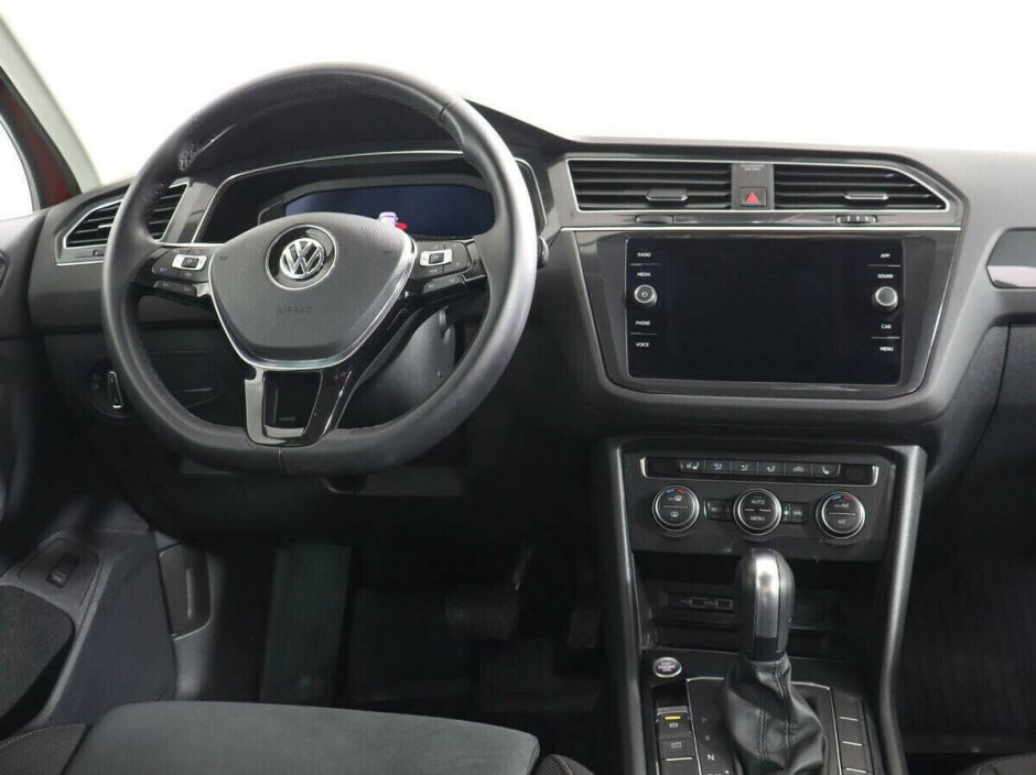 Volkswagen Tiguan, 2.0 л, Робот, 2017 фото 9