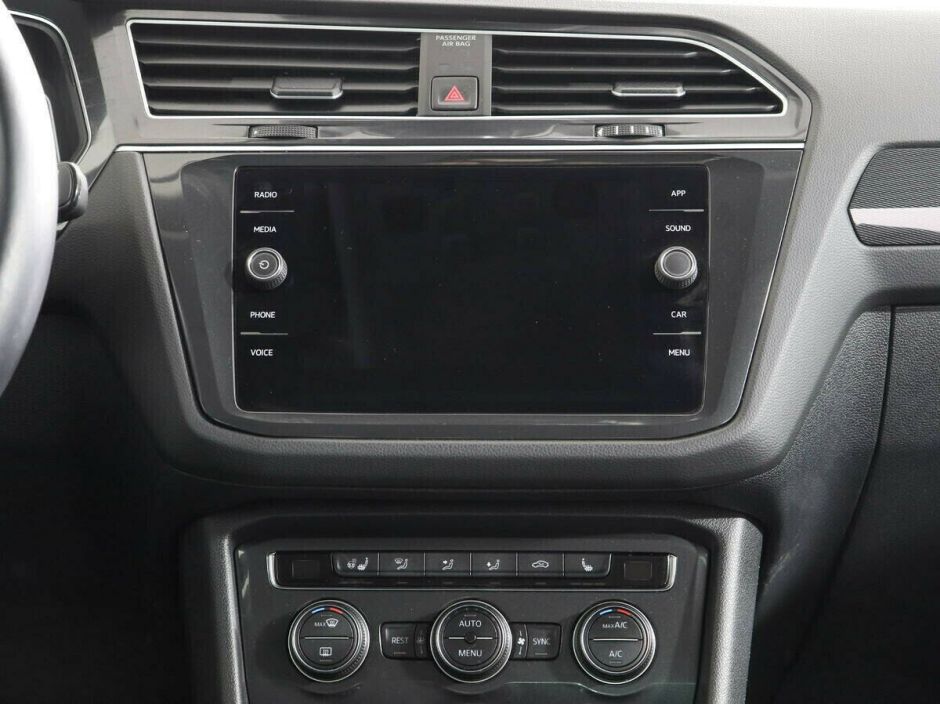 Volkswagen Tiguan, 2.0 л, Робот, 2017 фото 2